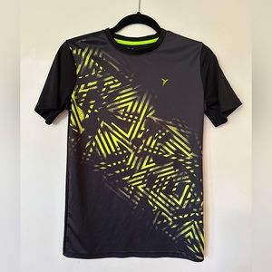 Boy’s Old Navy Active Tee XL